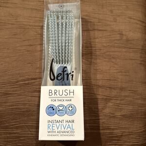 BEFRI Brush For Thick Hair w/ Kinematic Detangling - Nanokeratin System - NEW